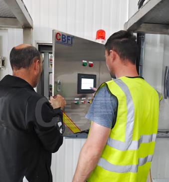 制冰機(jī)的設(shè)計(jì)通?？紤]到用戶的多樣化需求