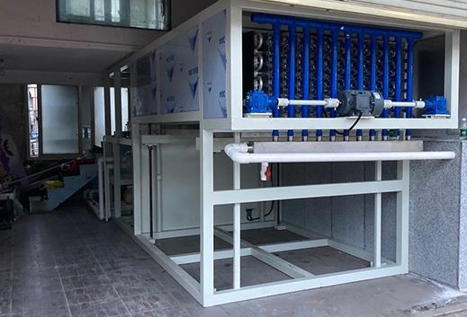 針對節(jié)能快速制冰機(jī)，其水循環(huán)系統(tǒng)設(shè)計注重減少能耗和加快制冰速度