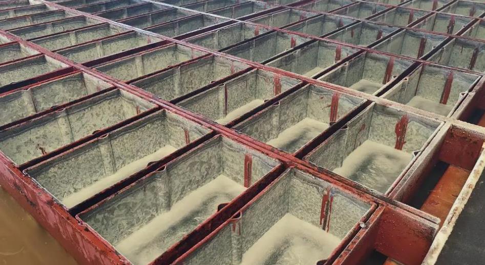 然而，制冰并非無(wú)本萬(wàn)利的生意