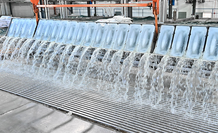 一個高產(chǎn)的制冰廠在高峰期的電費(fèi)開支可能高達(dá)數(shù)十萬元