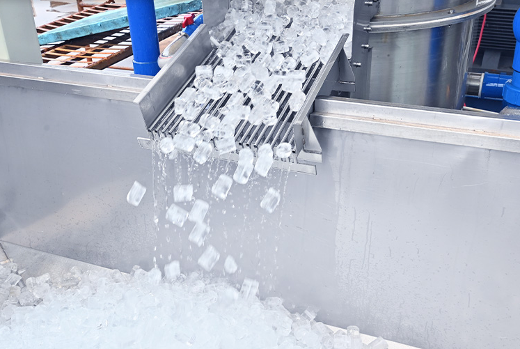 先進(jìn)的制冰技術(shù)可以生產(chǎn)出更透明、更致密的冰塊